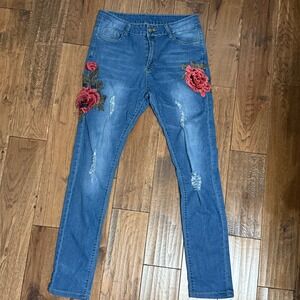 Fashion Floral Rose Embroidered Distressed Slim Jeans Medium Wash Blue Womens